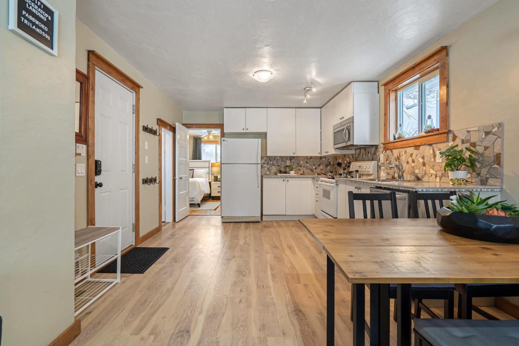 Triceratops Landing I Fire Place I Games I Netflix Drumheller Exterior foto