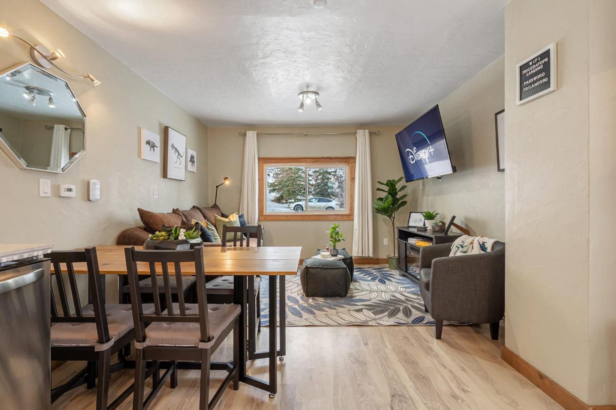 Triceratops Landing I Fire Place I Games I Netflix Drumheller Exterior foto